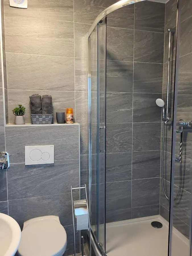 A Comfortable And Modern Newly Renovated Apartment Mannheim 0*,